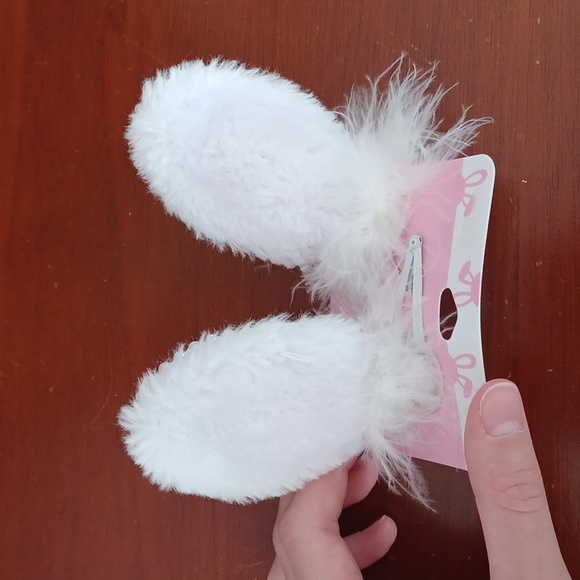 3/ $20 Bundle of hair accessories for girls from Ardene and Claire's. - Picture 3 of 11